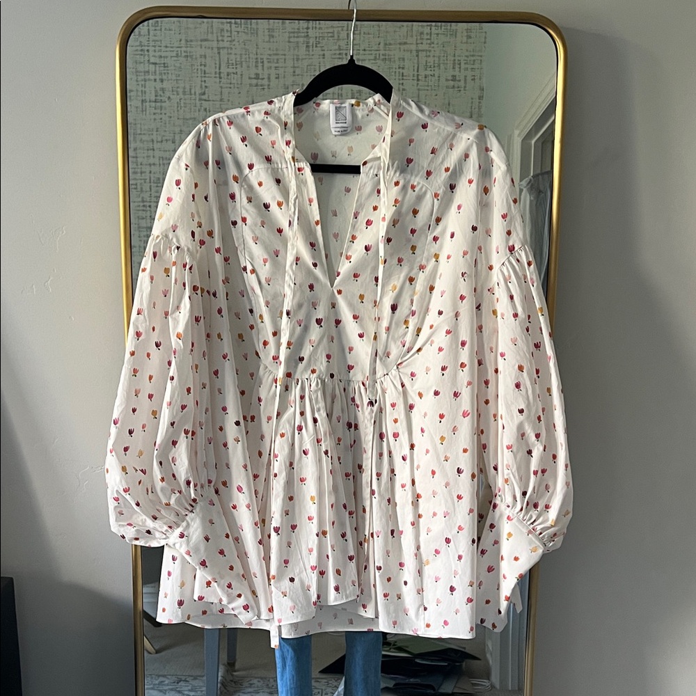 Lightweight White Floral Peasant Top